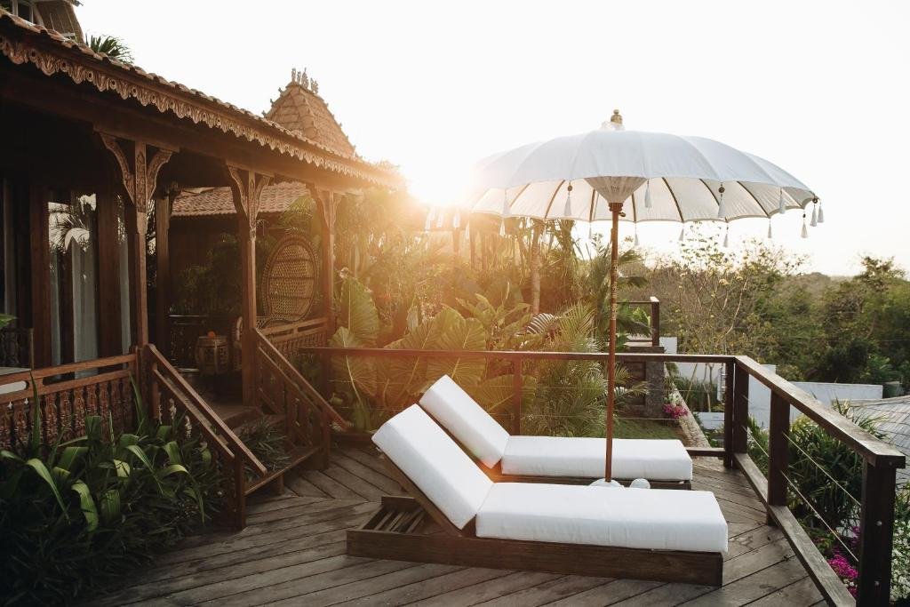 Immerse yourselves in Bali’s lush landscapes and hidden gems with this 5-day land adventure package. From scenic hikes through terraced rice fields to exploring ancient temples and local villages, this journey is perfect for couples who crave cultural discovery and nature. Includes 4-star eco-lodging, spa treatments, and intimate dinners with a view.